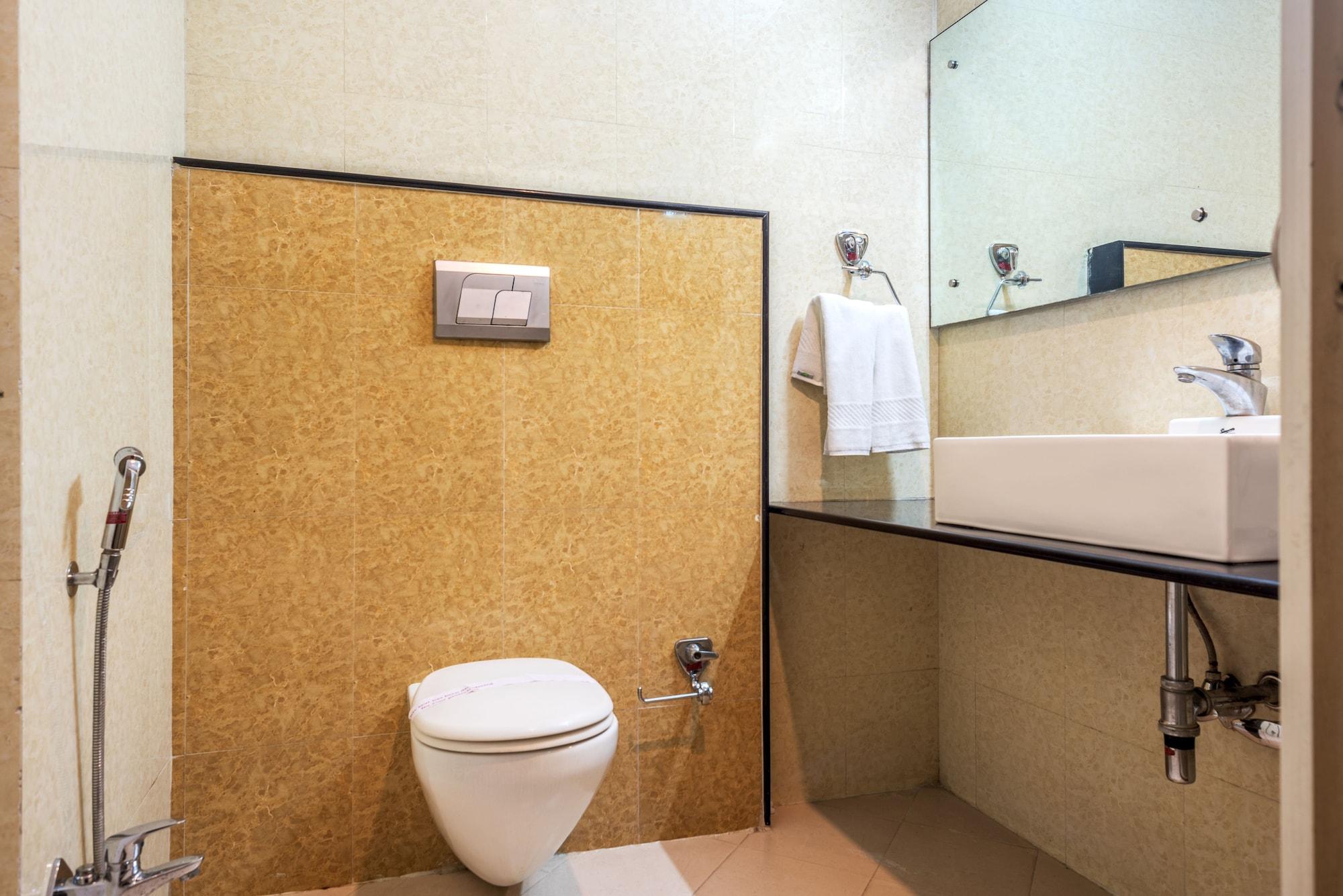 Treebo Trend Grand Plaza Nampally Hyderabad Exterior photo