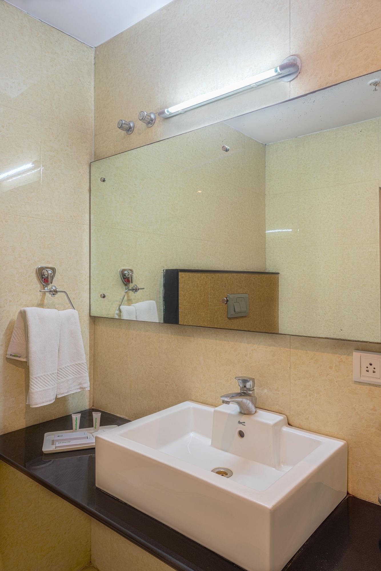 Treebo Trend Grand Plaza Nampally Hyderabad Exterior photo