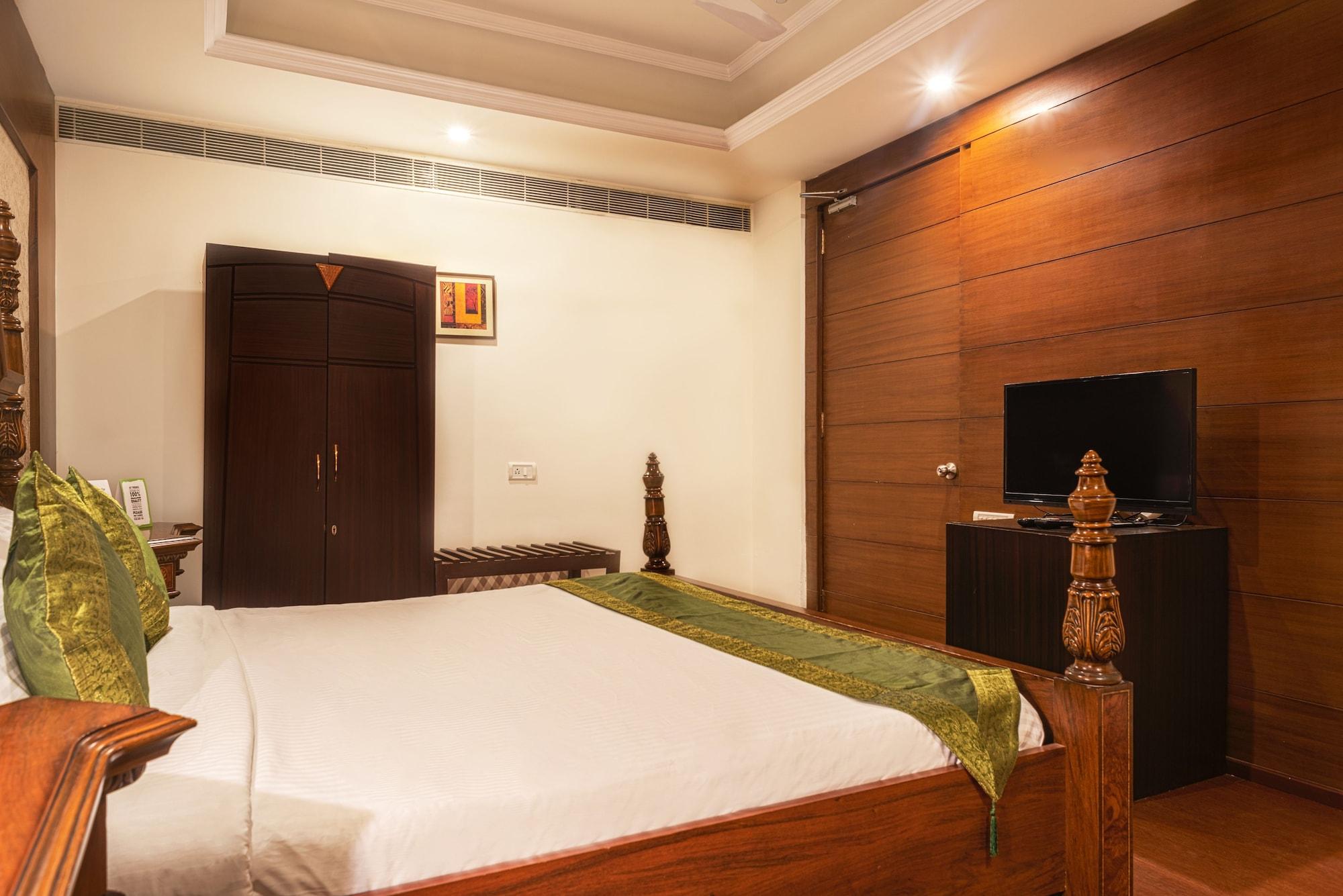 Treebo Trend Grand Plaza Nampally Hyderabad Exterior photo