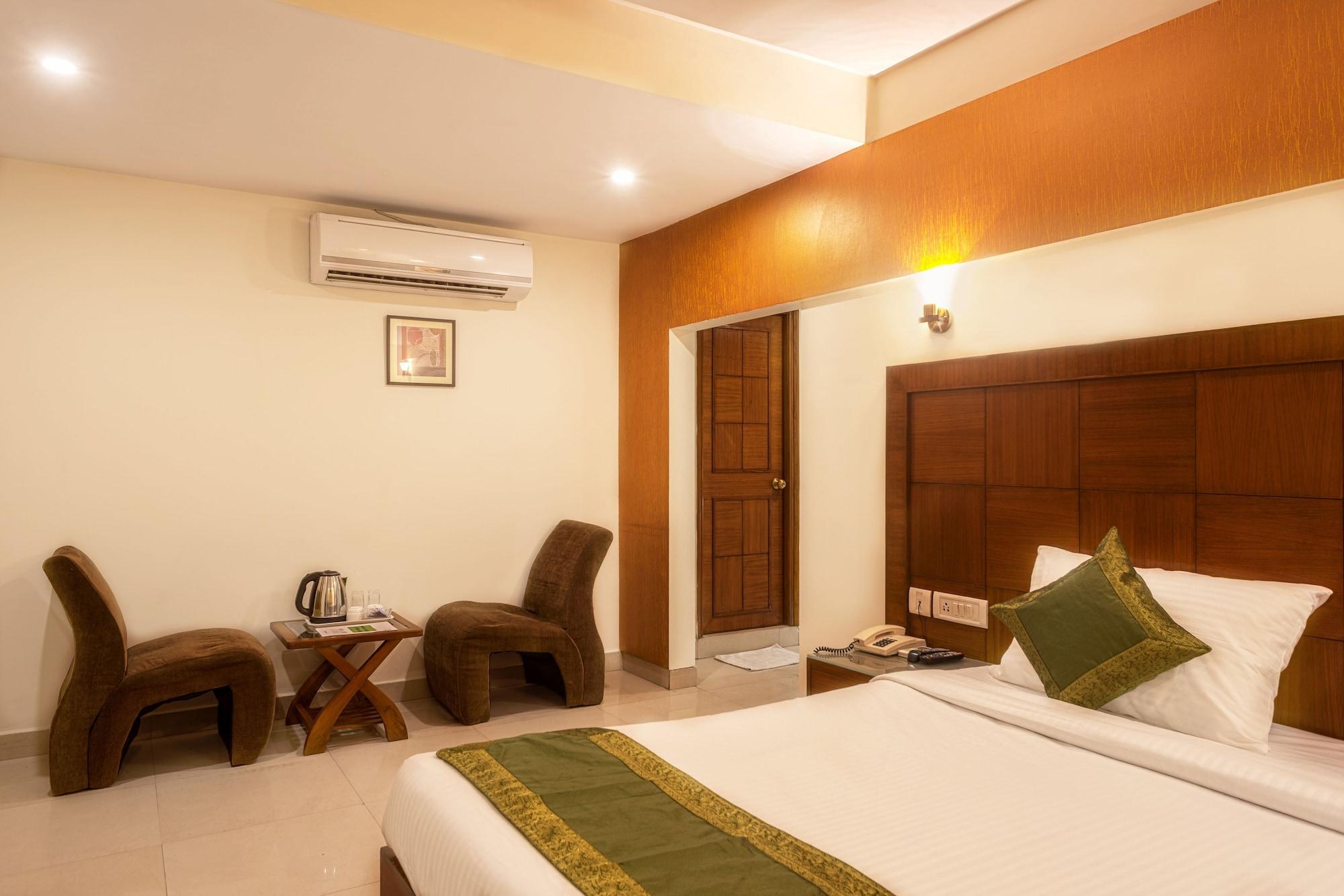 Treebo Trend Grand Plaza Nampally Hyderabad Exterior photo