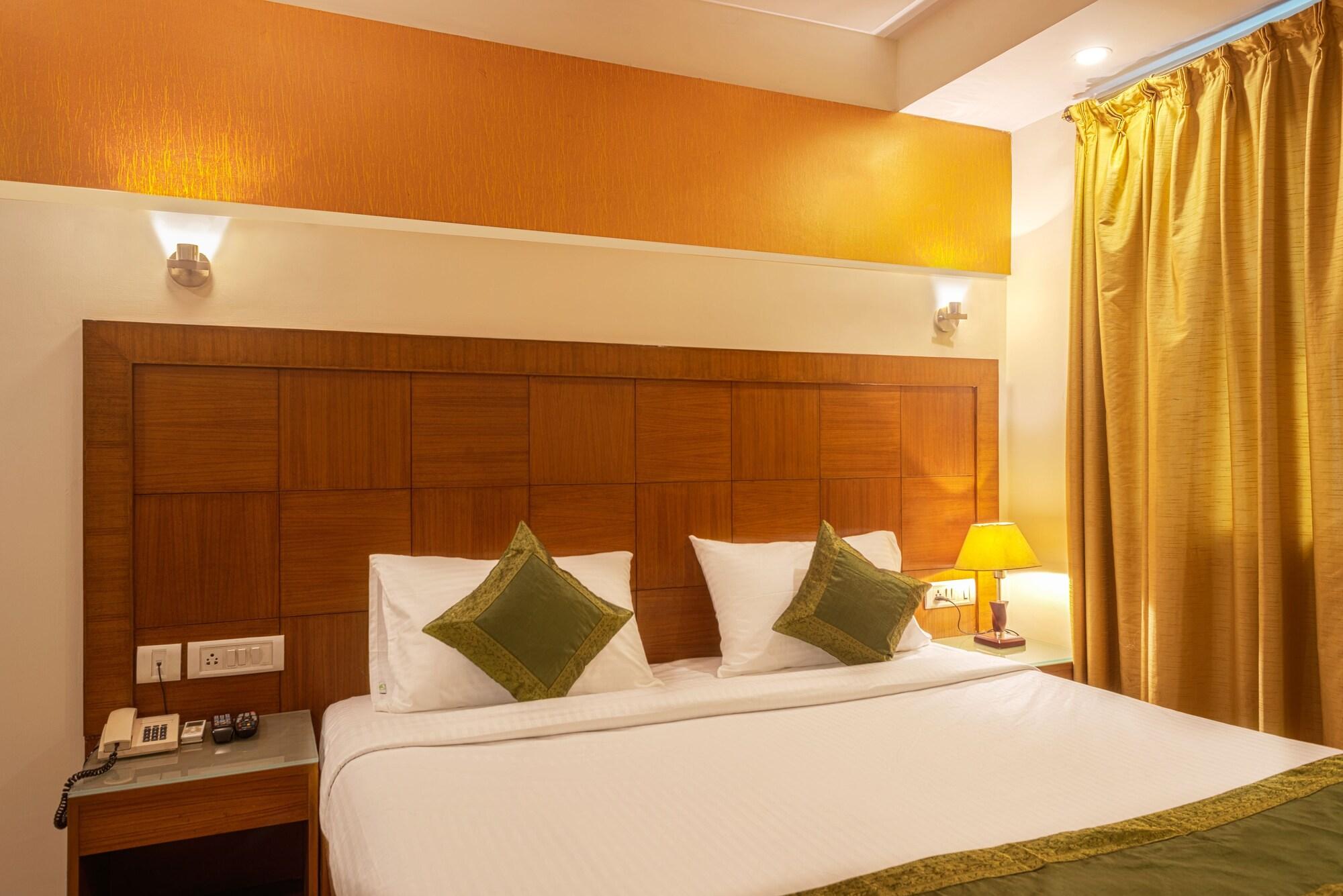 Treebo Trend Grand Plaza Nampally Hyderabad Exterior photo
