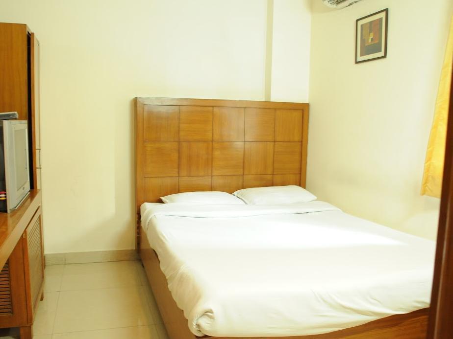 Treebo Trend Grand Plaza Nampally Hyderabad Exterior photo