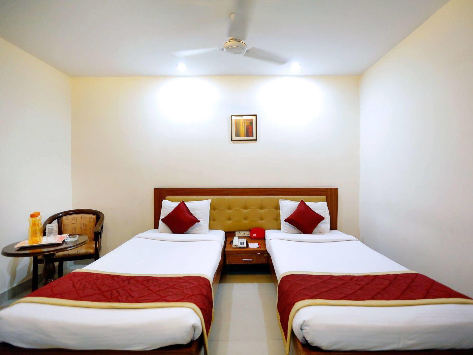 Treebo Trend Grand Plaza Nampally Hyderabad Exterior photo